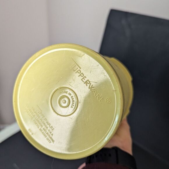 Vintage Tupperware Yellow and pink 1970s canister 811-6 - Picture 7 of 8